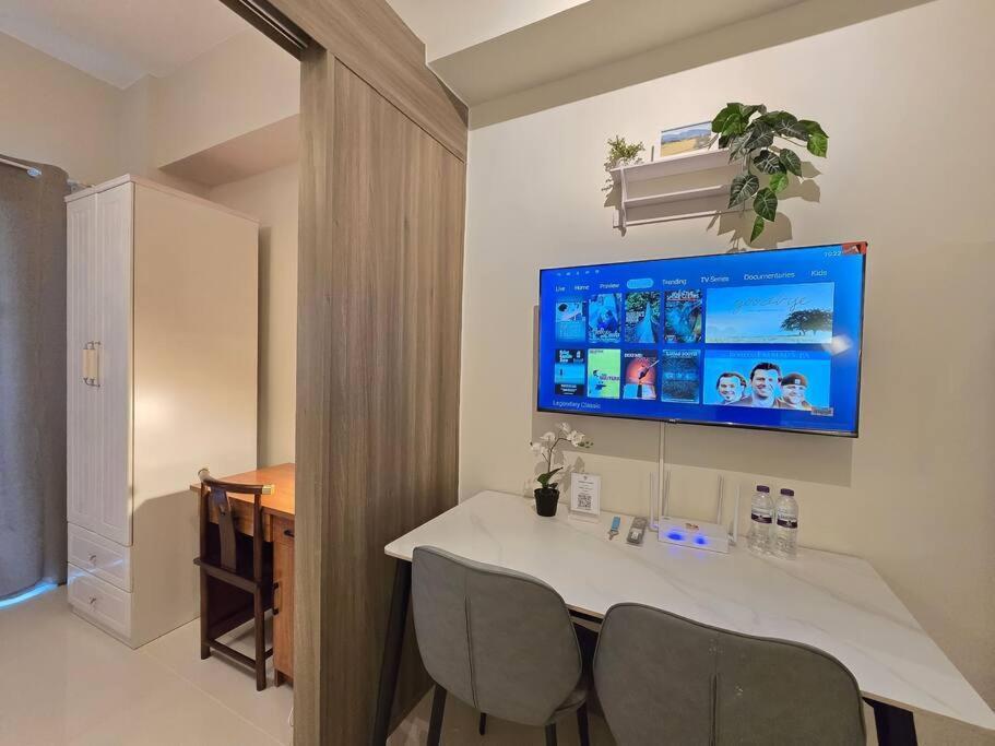 1Br Unit Condotel W Balcony Fame Residences #Fm57 마닐라 외부 사진